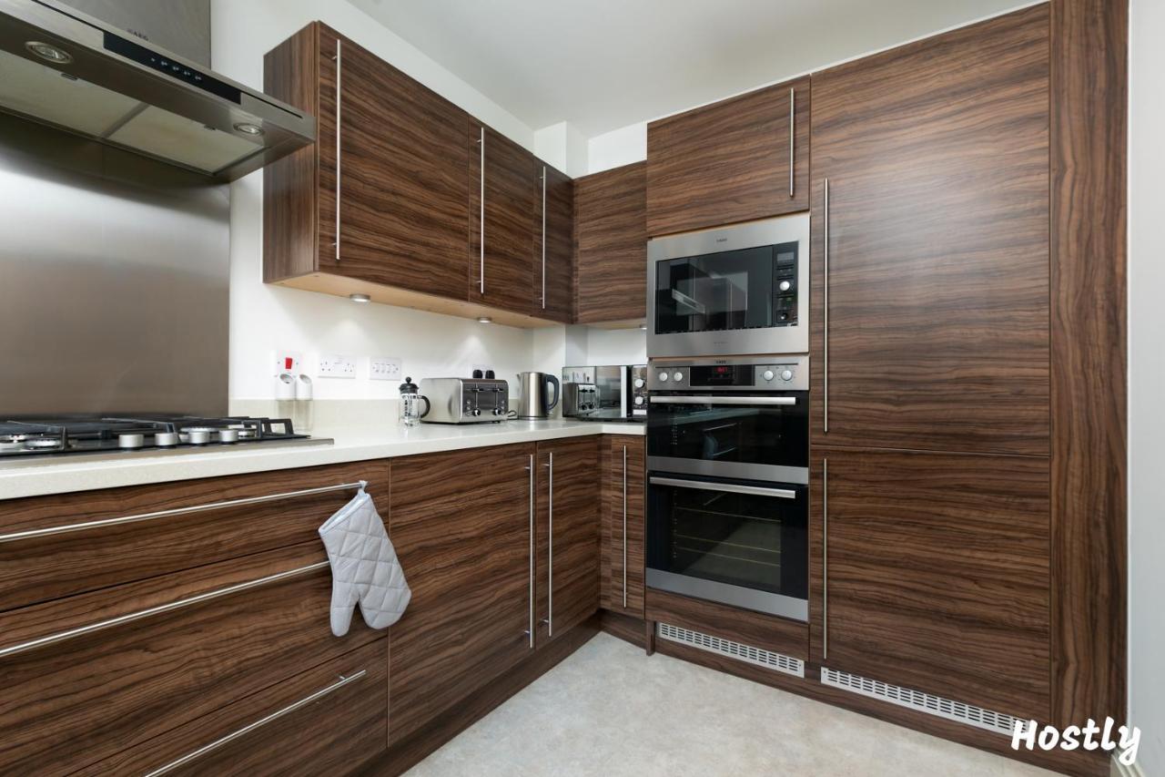 Albatross House - Comfy Home With Parking Slough Buitenkant foto