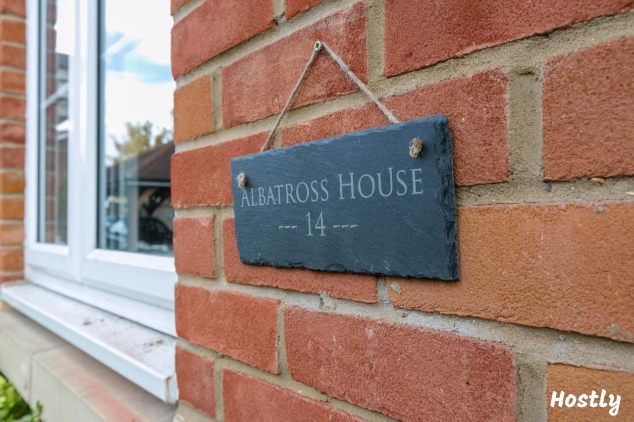 Albatross House - Comfy Home With Parking Slough Buitenkant foto